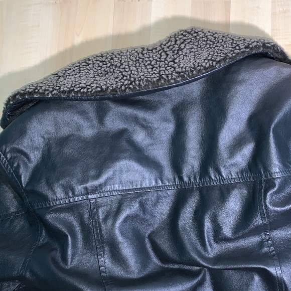 DANIER Leather Jacket w/ removable Sherpa insulation vest & collar - Picture 9 of 14